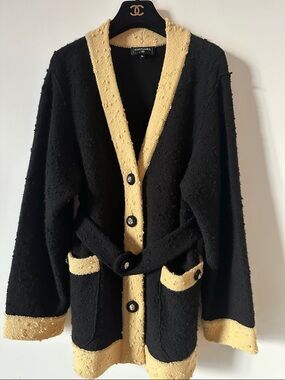CHANEL Bouclé Contrast-Trim Cardigan Jacket - Black & Cream